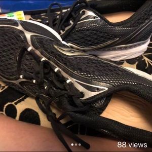 Men’s Saucony size 14